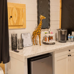 #1 - Majestic Manor (Single King)