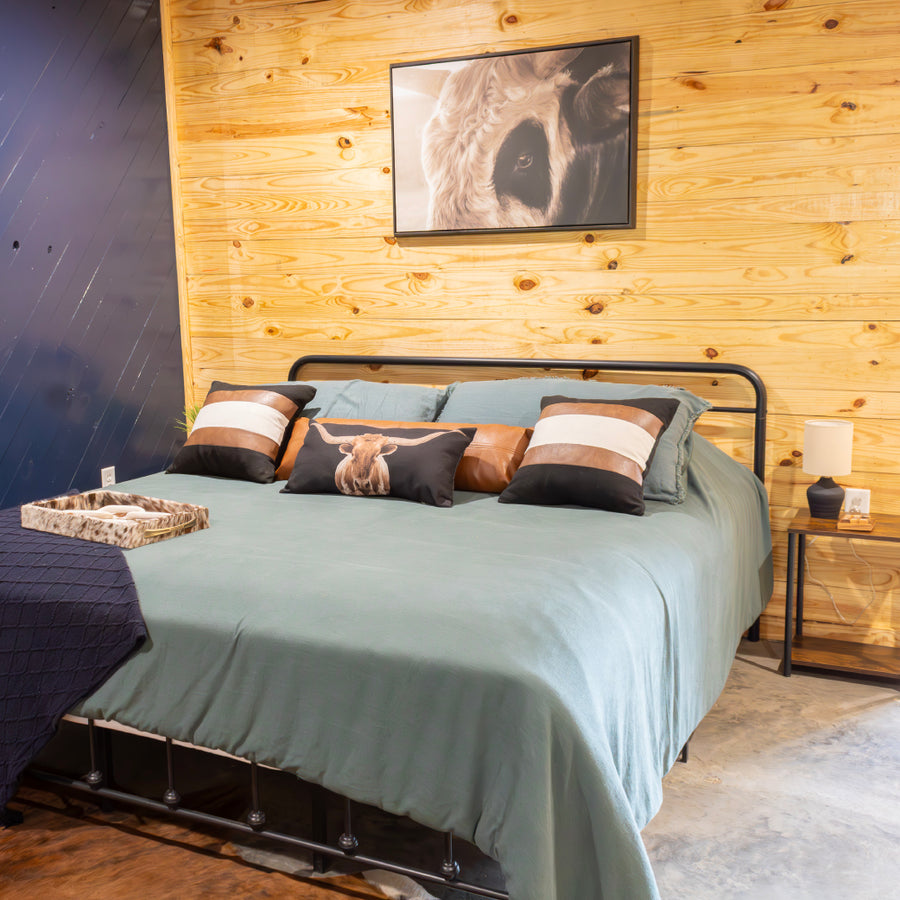 Cattle Crossing (Single King)