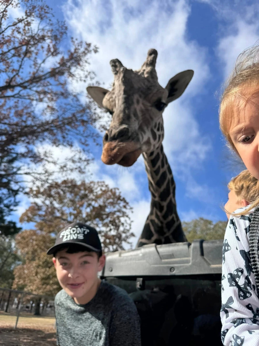 VIP Behind-the-Scenes Giraffe Encounter